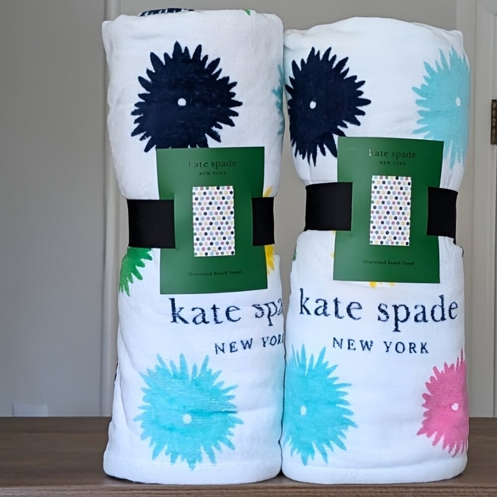 Kate Spade ♠️ NWT Outdoor Collection Pom Pom Beach Towel - Picture 3 of 6